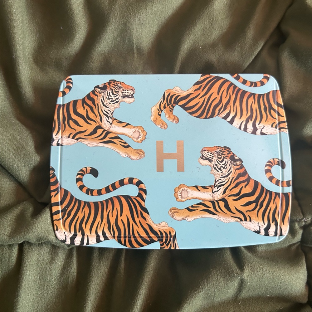 Hourglass Ambient Lighting Palette- Tiger Edition - Dark Skin Color Scheme